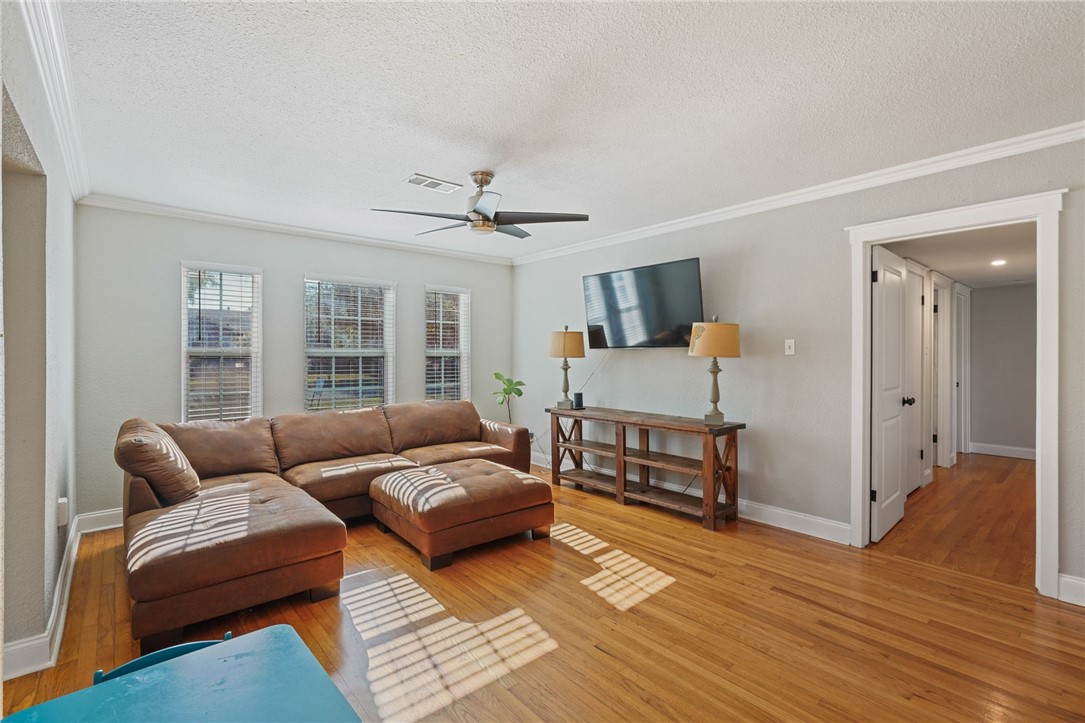 420 Homecrest St Property Photo 4