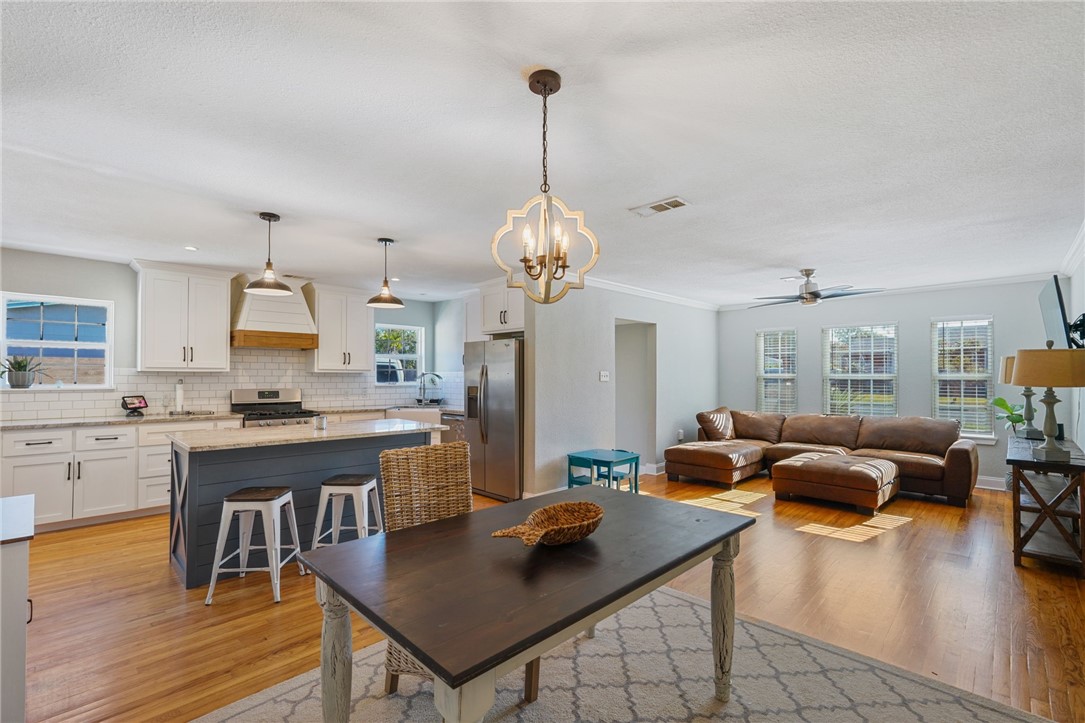 420 Homecrest St Property Photo 6