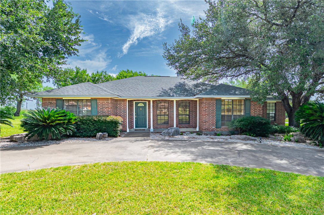 10416 N 7th St Property Photo 1