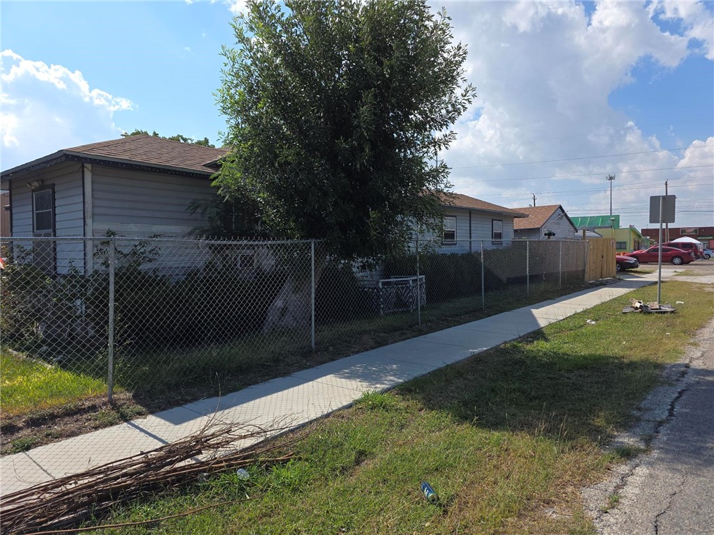 4701 Archer Dr Property Photo 2