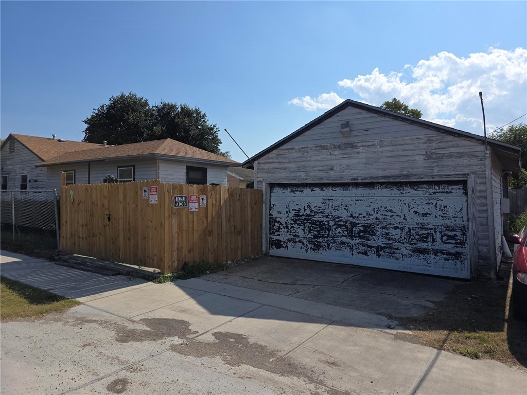 4701 Archer Dr Property Photo 3