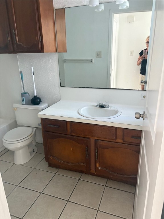 6517 Long Meadow Dr B Property Photo 7