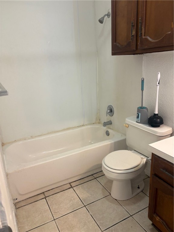 6517 Long Meadow Dr B Property Photo 8