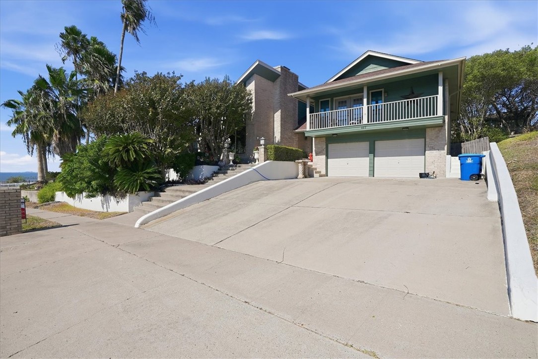 857 Cliff Dr Property Photo 1