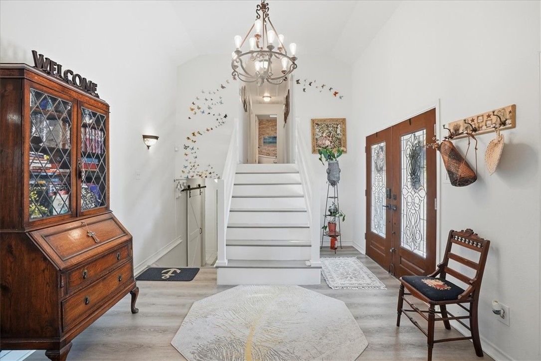 857 Cliff Dr Property Photo 7