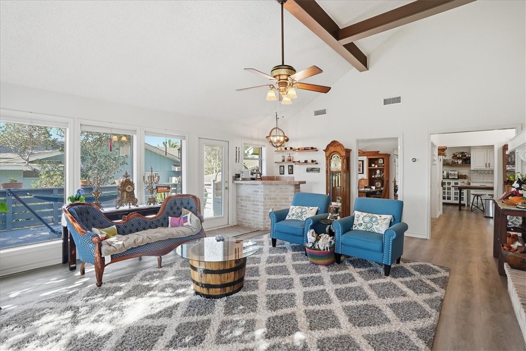 857 Cliff Dr Property Photo 10