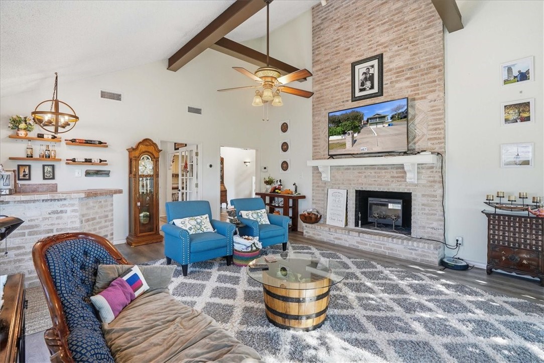 857 Cliff Dr Property Photo 11