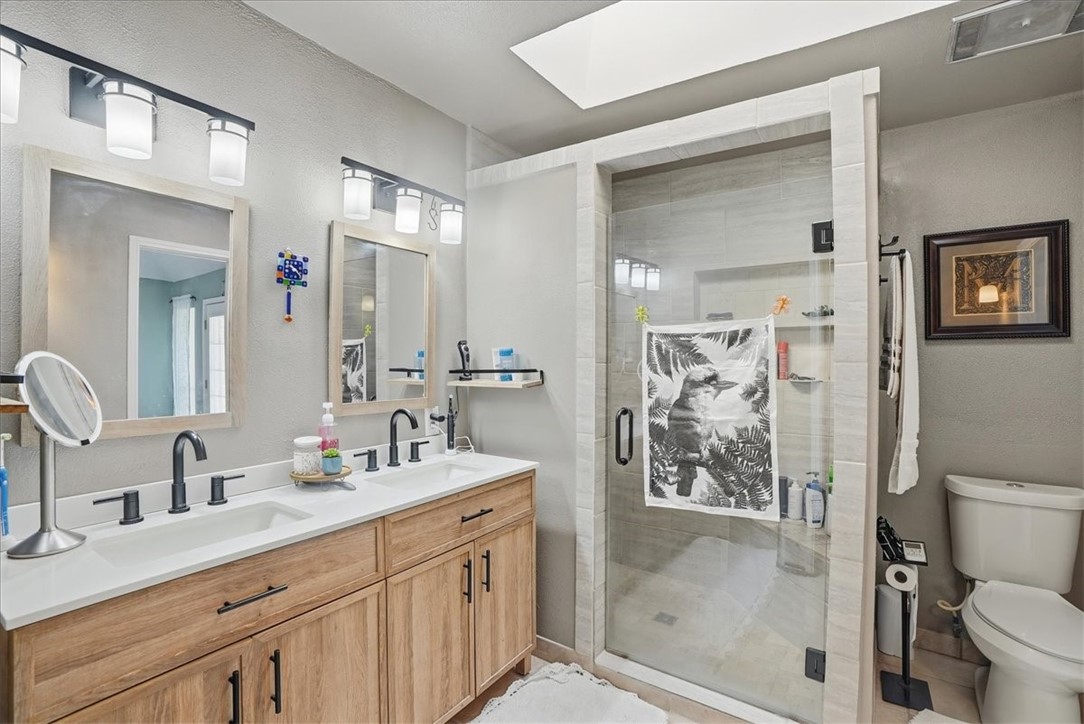 857 Cliff Dr Property Photo 27