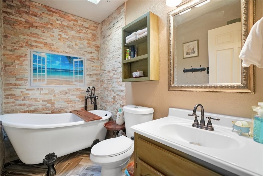 857 Cliff Dr Property Photo 30