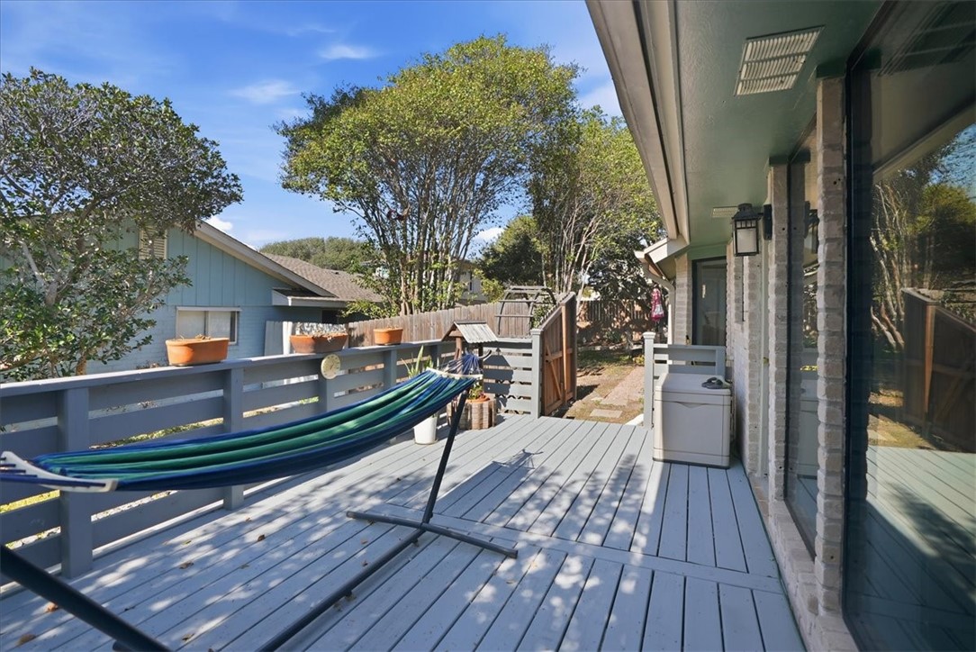 857 Cliff Dr Property Photo 36