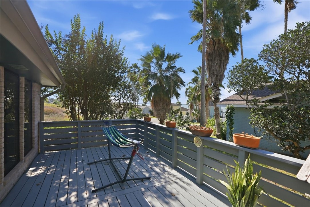 857 Cliff Dr Property Photo 37