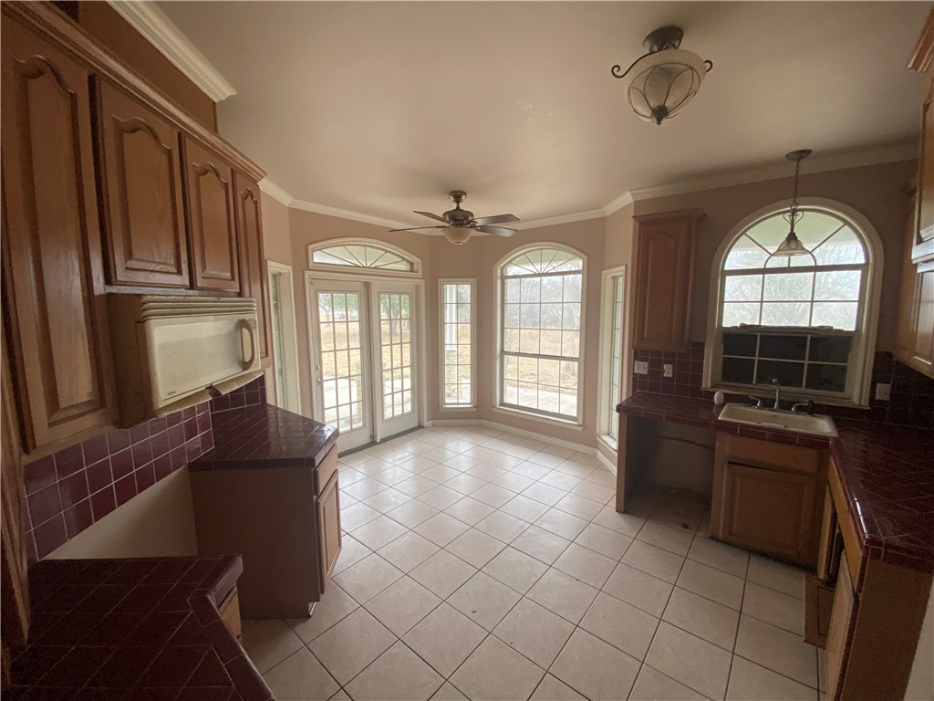 527 County Road 137 Property Photo 5