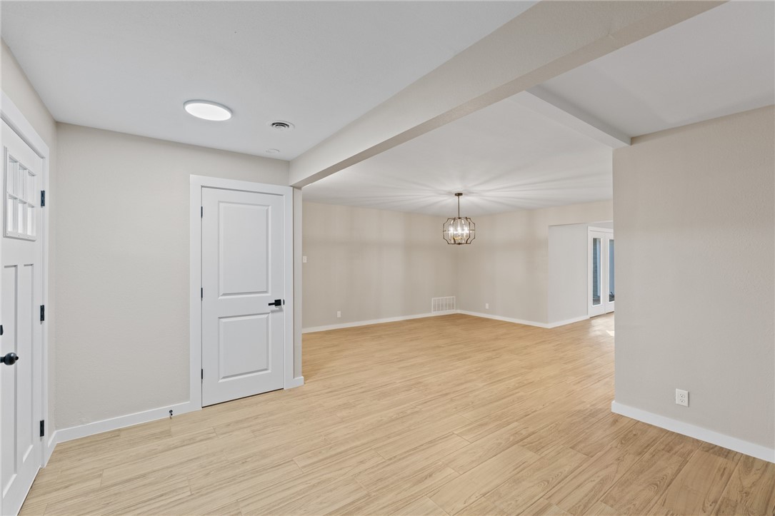 617 Coral Pl Property Photo 5