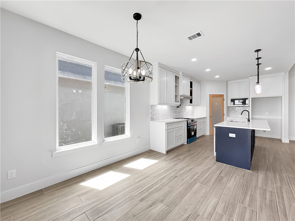 6222 Sadie St Property Photo 5