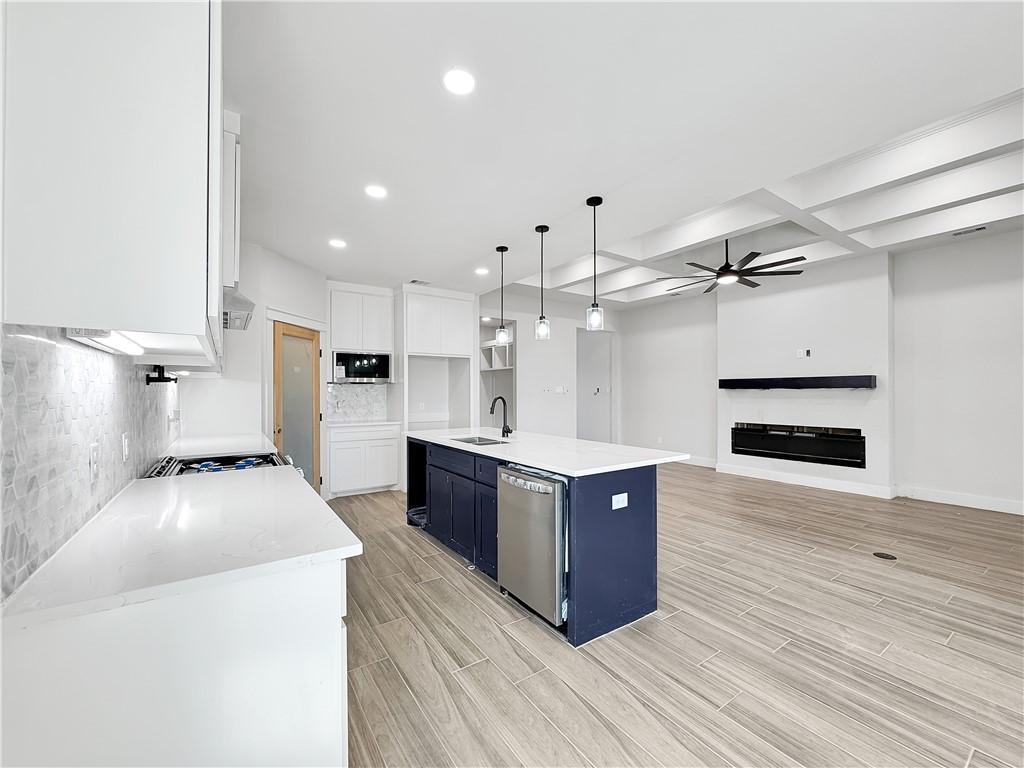 6222 Sadie St Property Photo 8