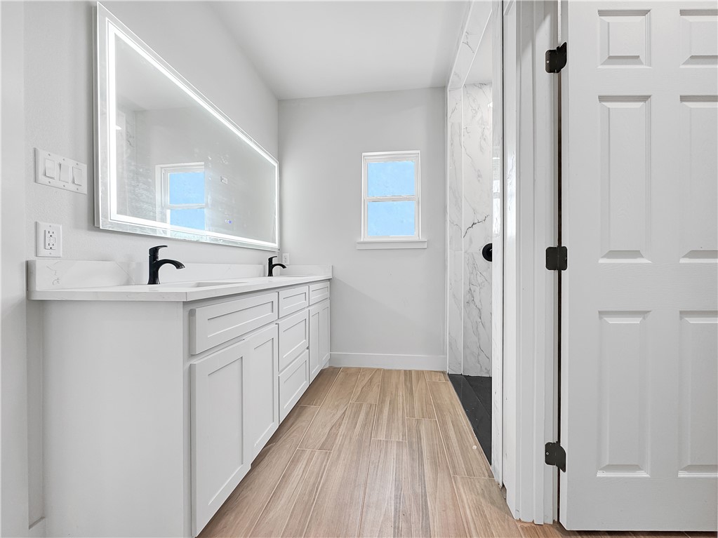 6222 Sadie St Property Photo 18