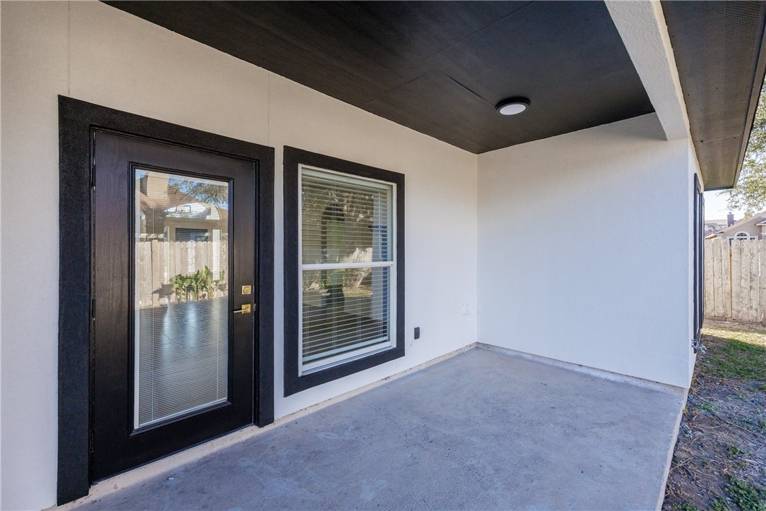 4025 Puget Sound Dr Property Photo 35