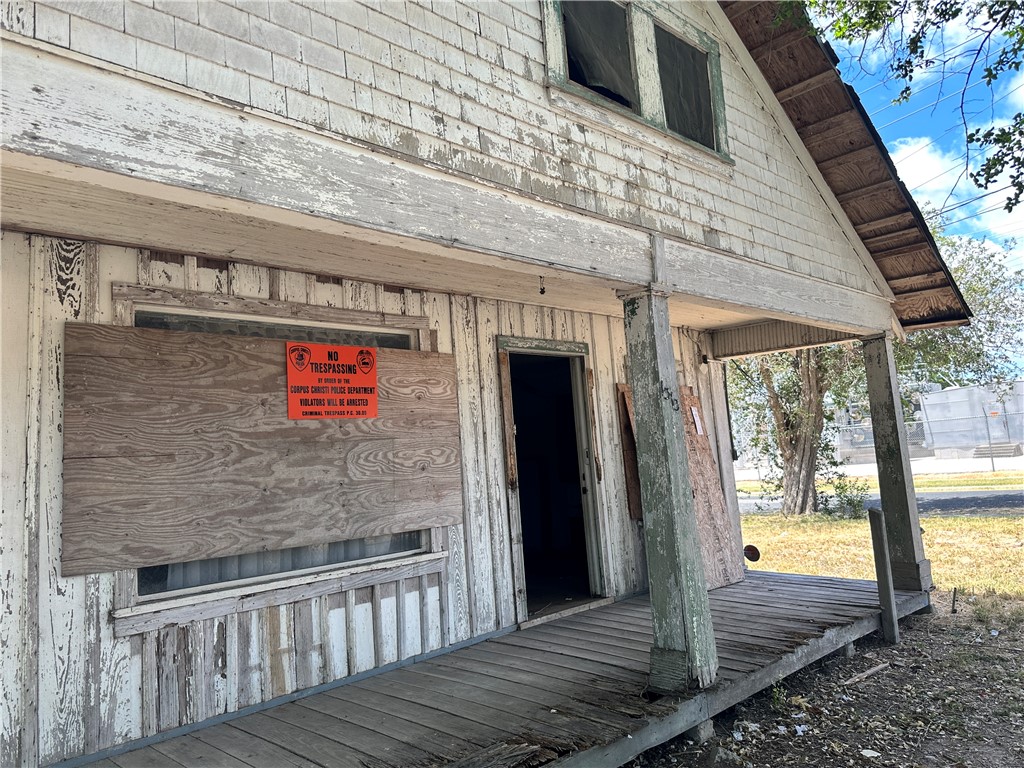 1315 Morris Ave Property Photo 1