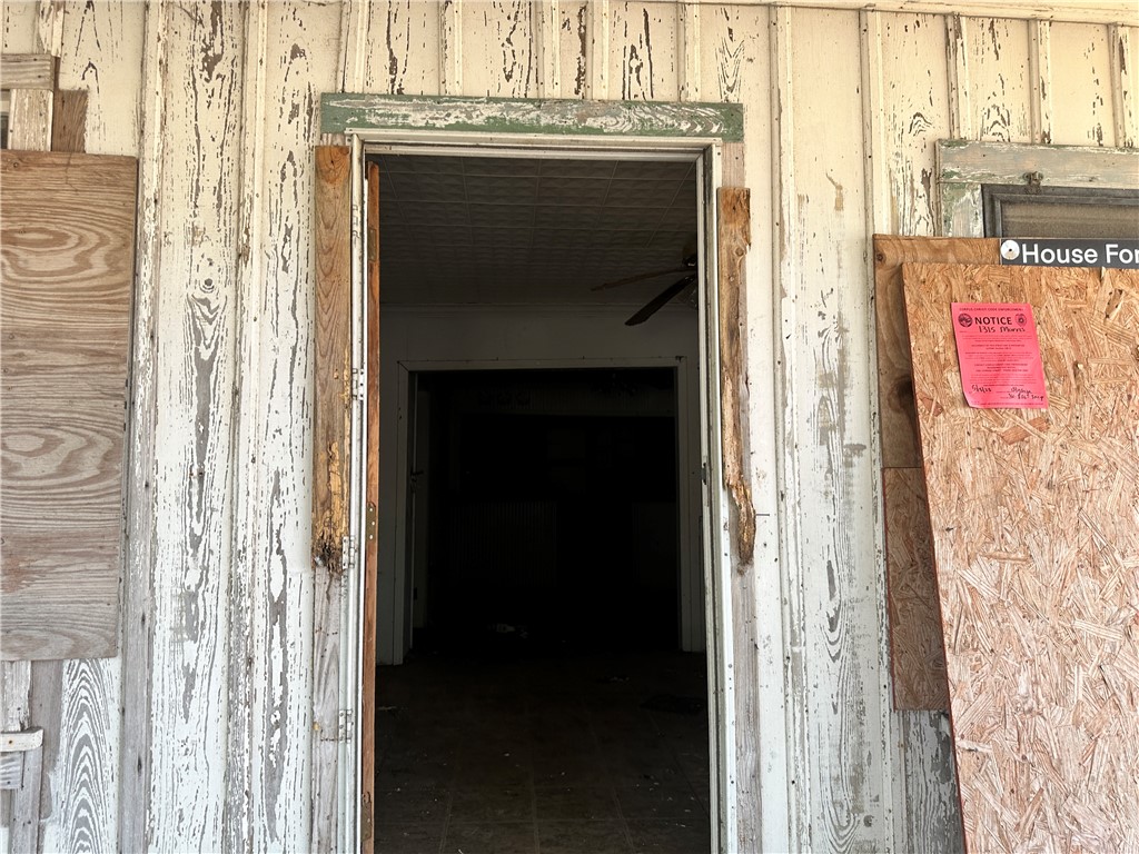 1315 Morris Ave Property Photo 3