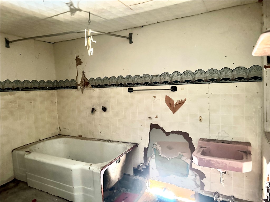 1315 Morris Ave Property Photo 18