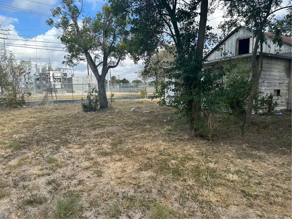 1315 Morris Ave Property Photo 33