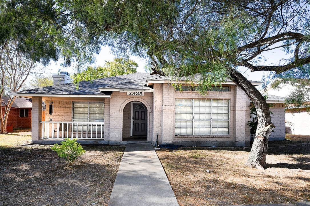 2925 Hilldale Dr Property Photo 1