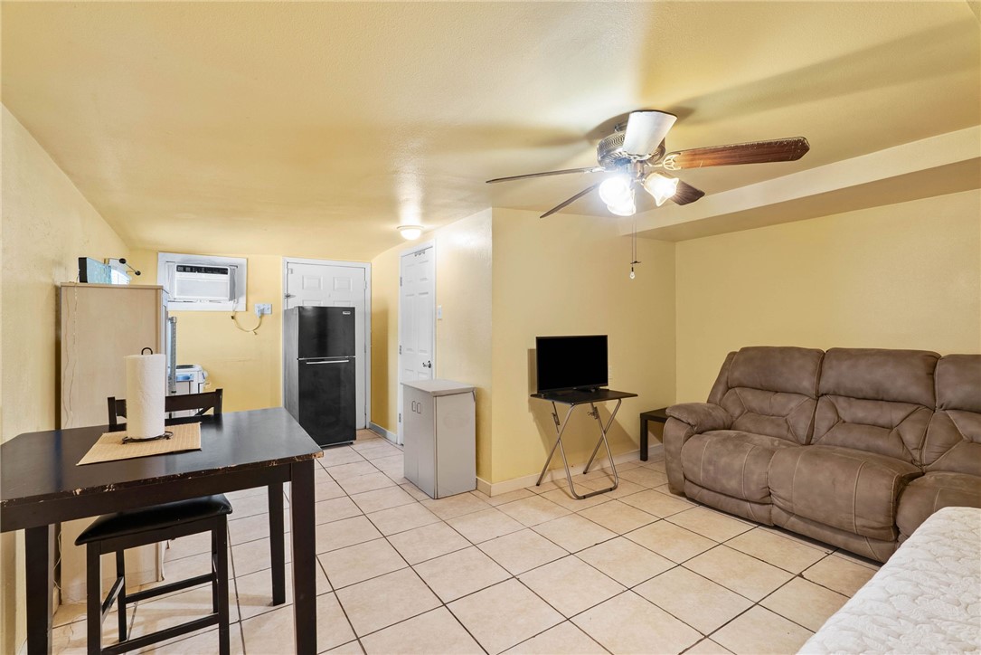 1302 Aswan Dr Property Photo 22