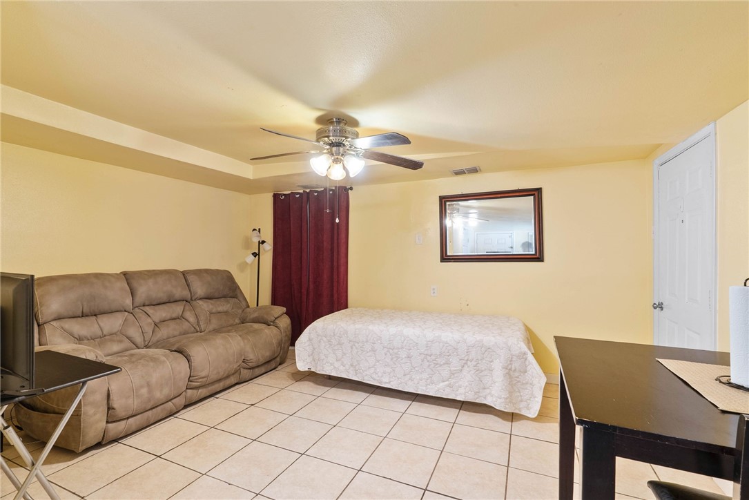 1302 Aswan Dr Property Photo 25