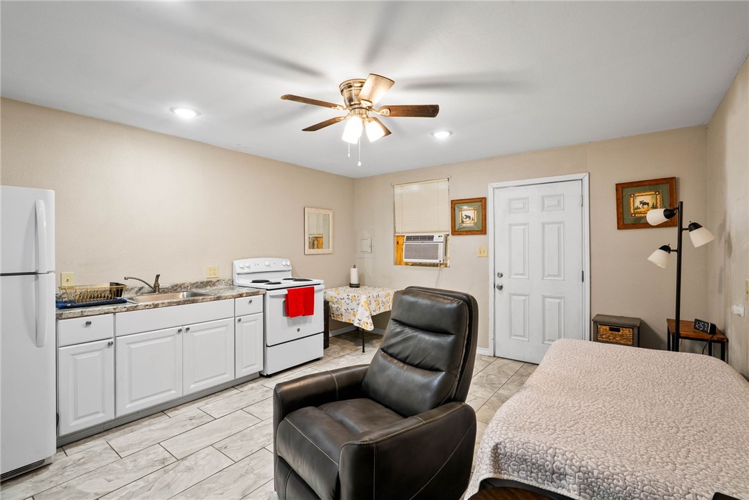 1302 Aswan Dr Property Photo 31