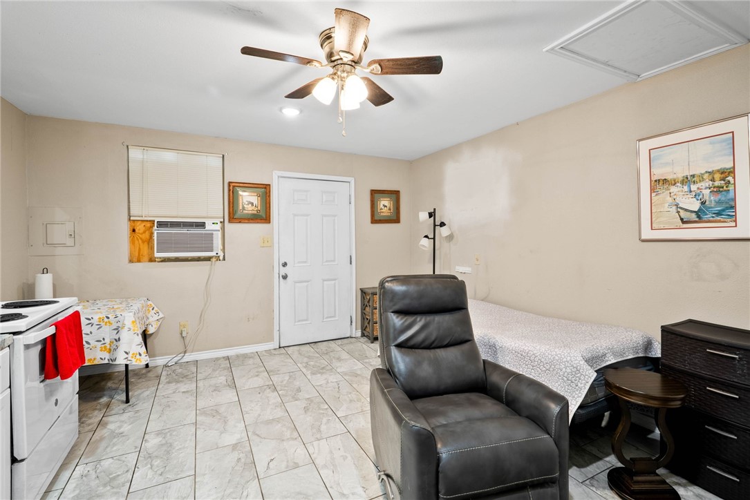 1302 Aswan Dr Property Photo 33