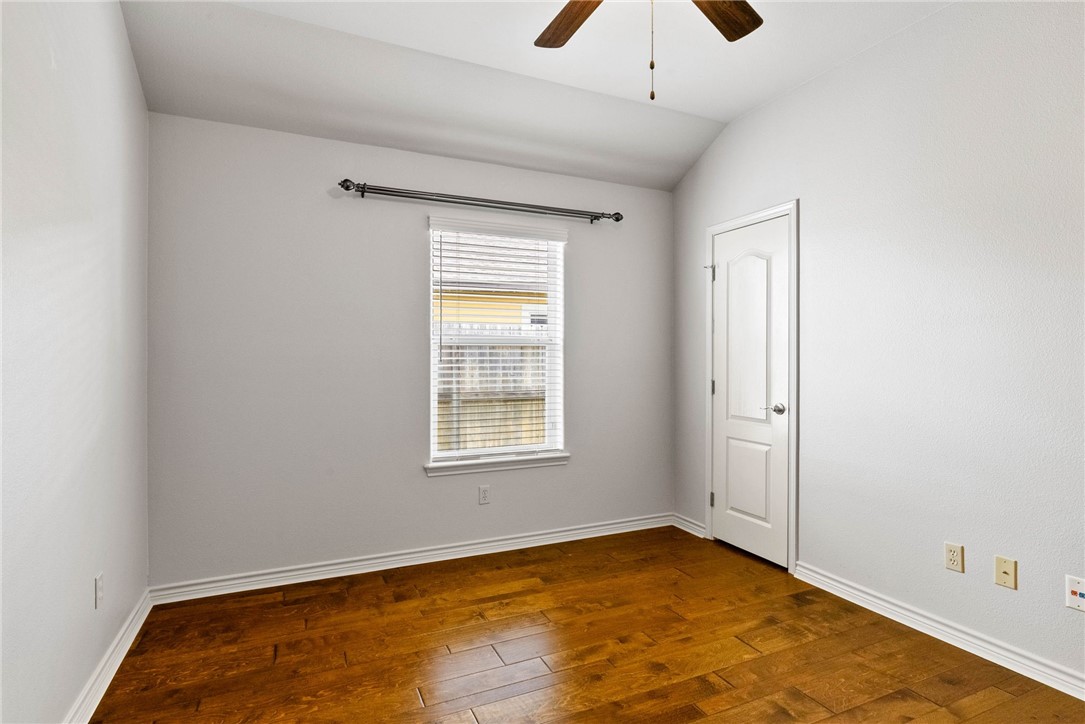 6414 Coronation Dr Property Photo 24