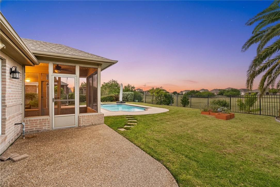 6414 Coronation Dr Property Photo 29