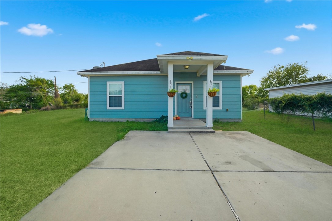 10009 Shane Dr Property Photo 1