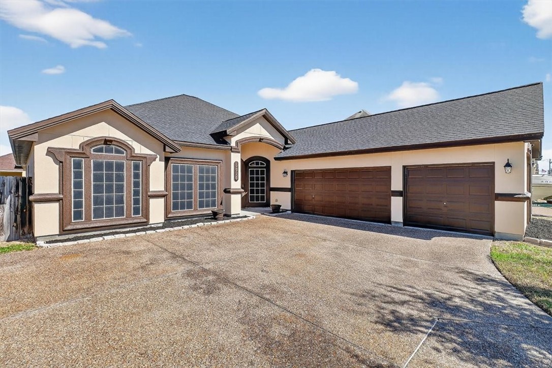 6026 Queen Bess Dr Property Photo 1