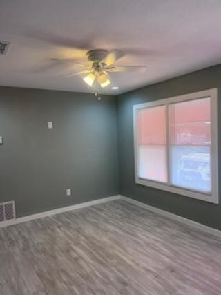 1358 Oak Park Dr Property Photo 5