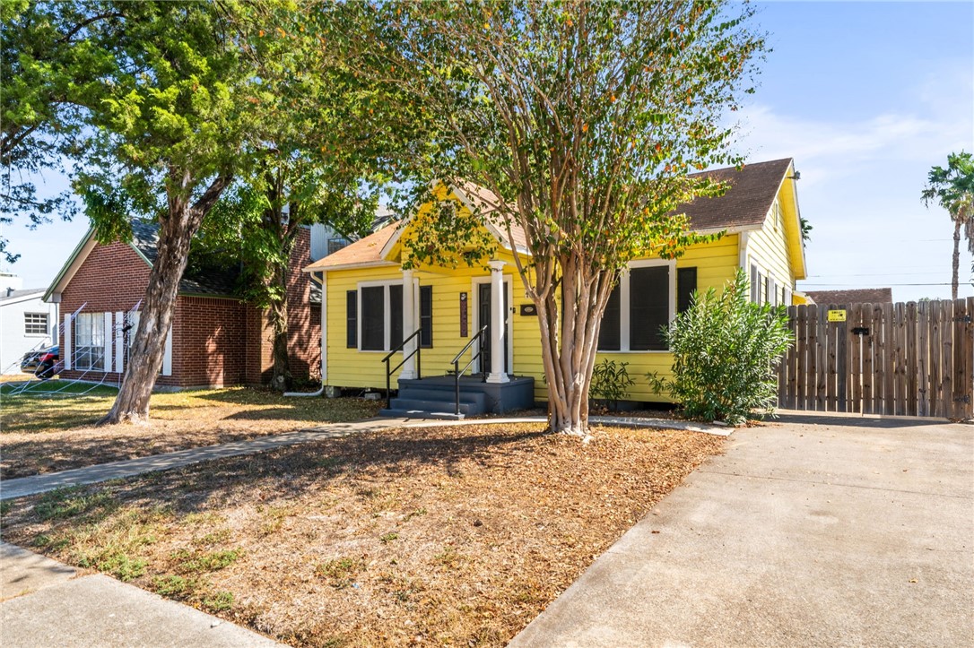 409 Southern St Property Photo 2