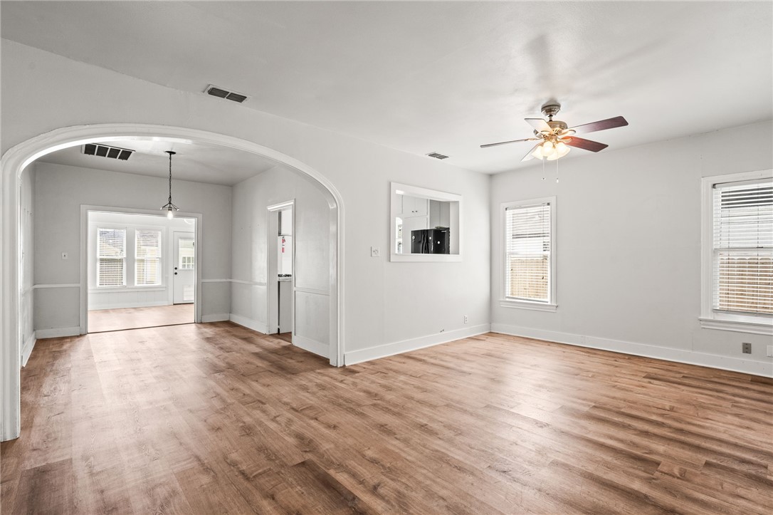 409 Southern St Property Photo 4
