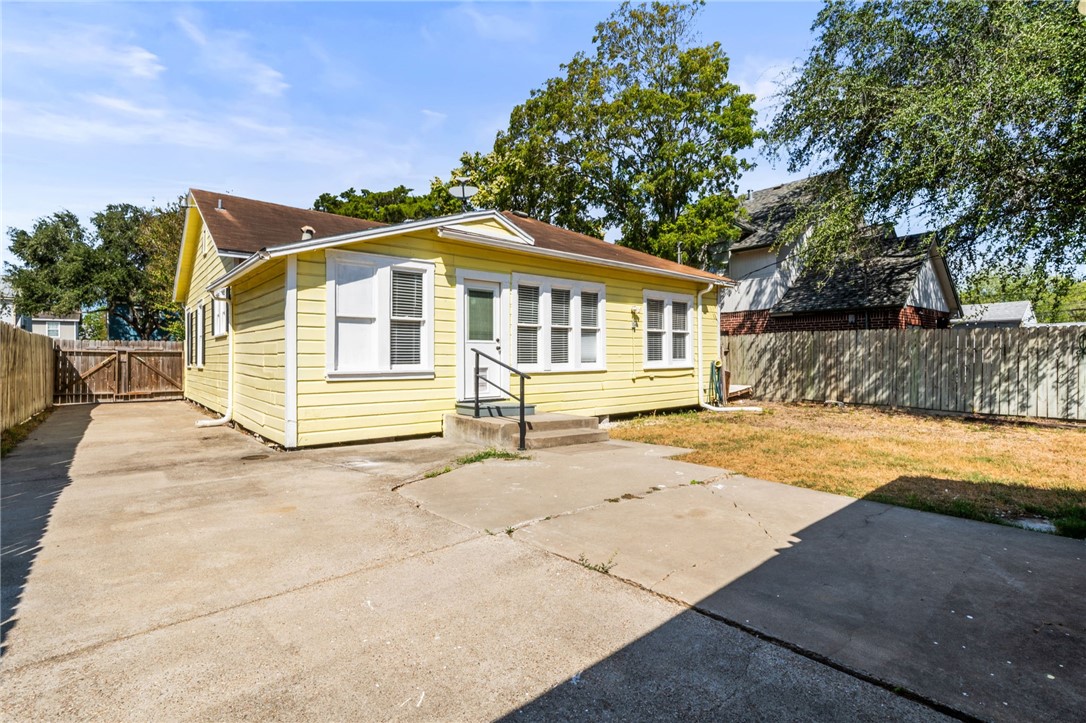 409 Southern St Property Photo 19