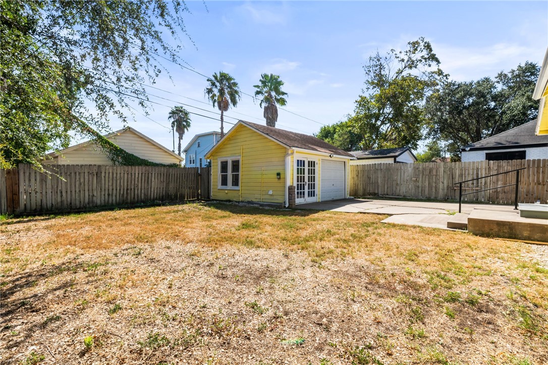 409 Southern St Property Photo 21