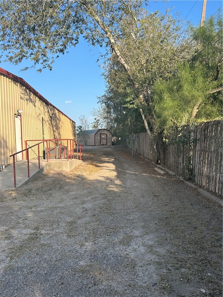 1881 S Reynolds St Property Photo 3