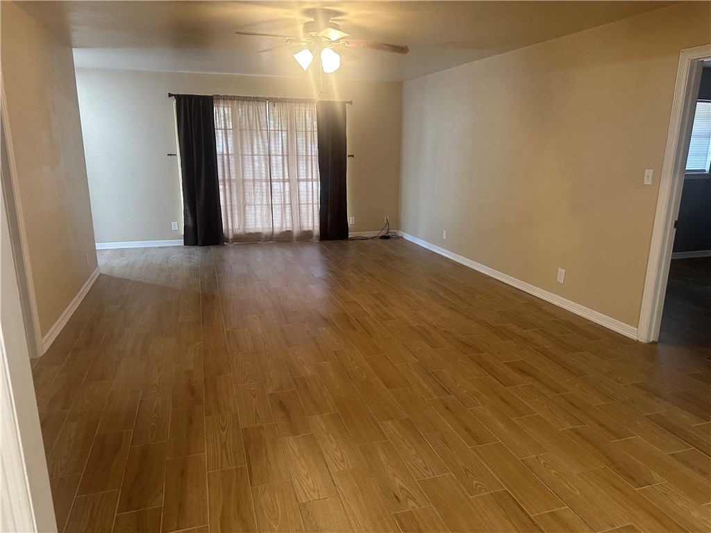 627 W Richard Ave Property Photo 6