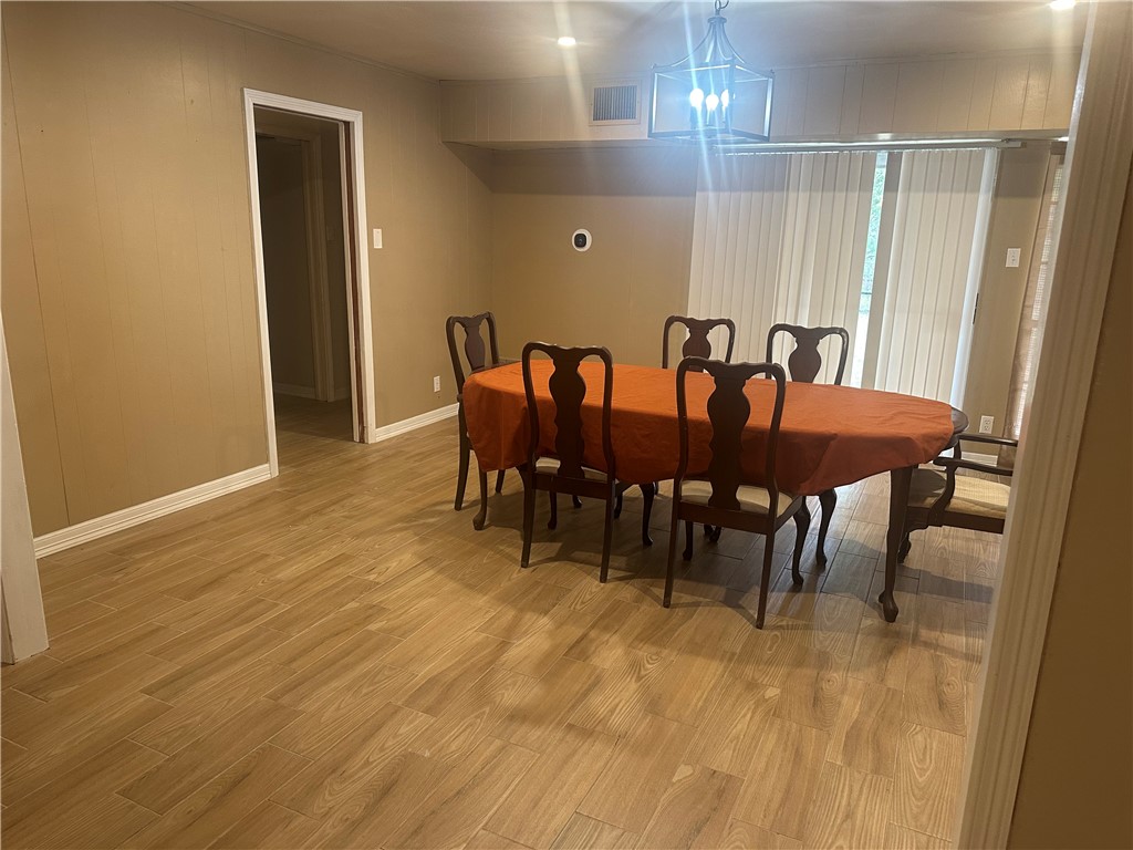 627 W Richard Ave Property Photo 7