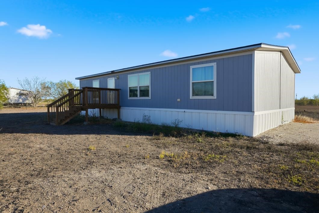 553 Jennifer Loop Property Photo 6