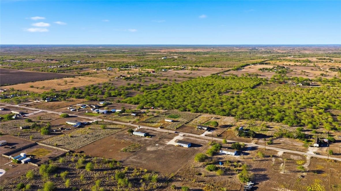 553 Jennifer Loop Property Photo 23