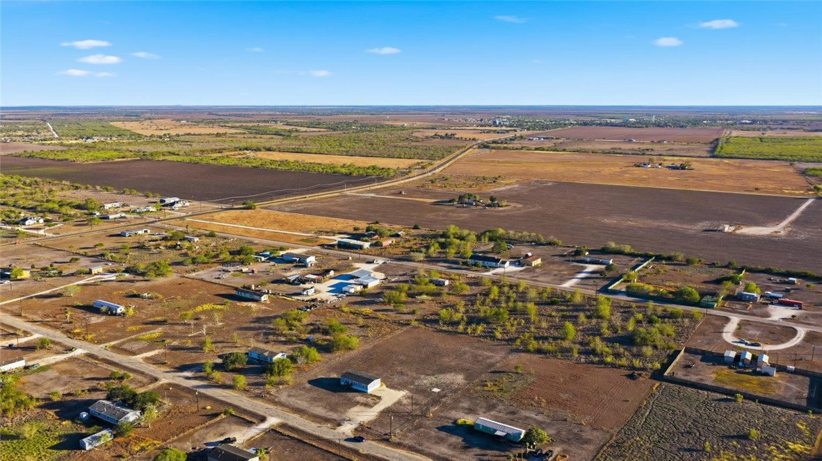 553 Jennifer Loop Property Photo 25