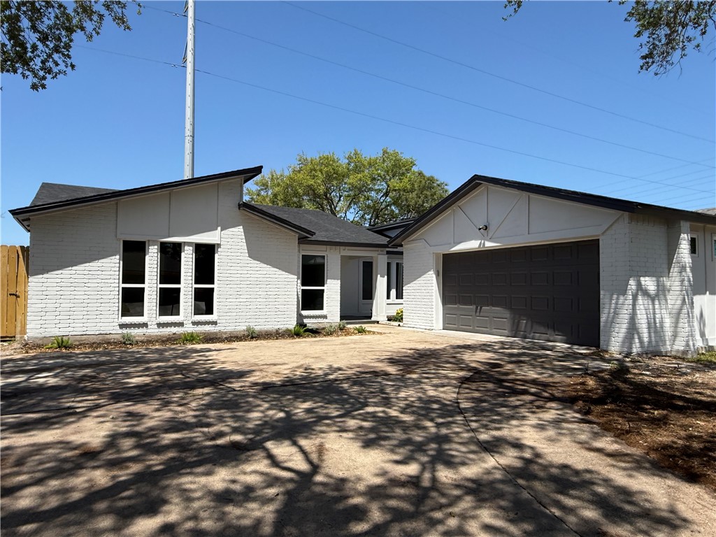 2413 Still Brook Dr Property Photo 2