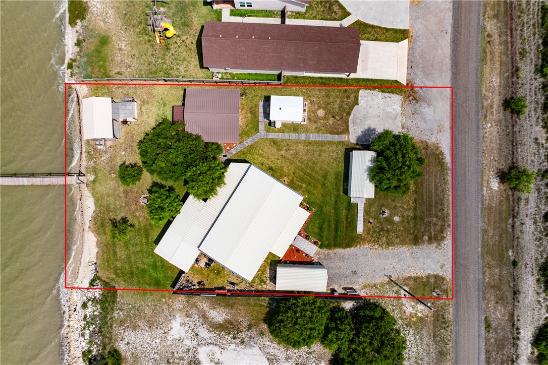 1356 Neubauer Point Property Photo 2