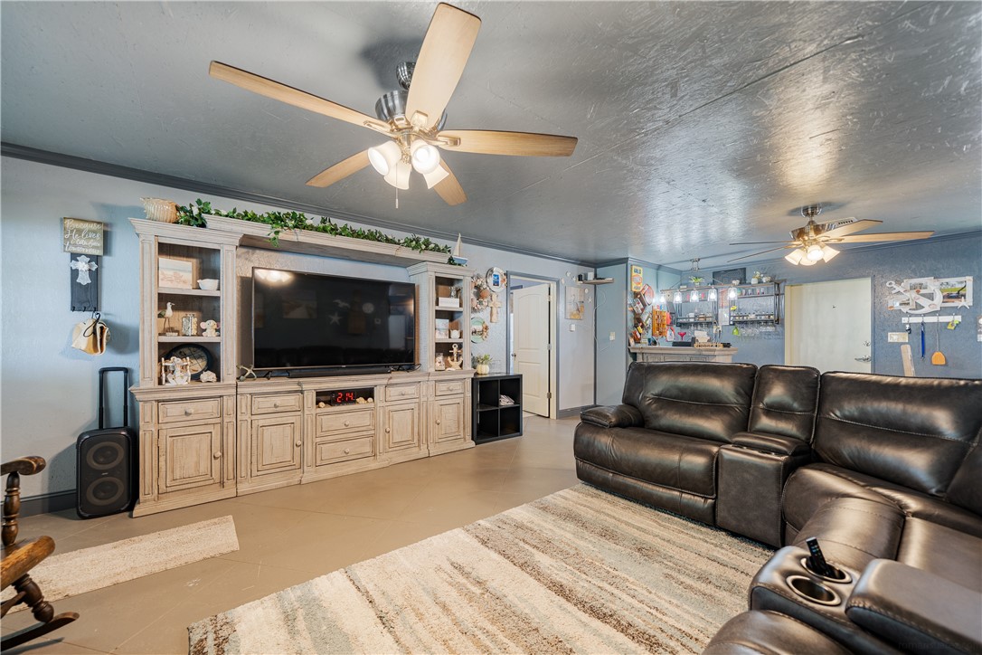 1356 Neubauer Point Property Photo 22