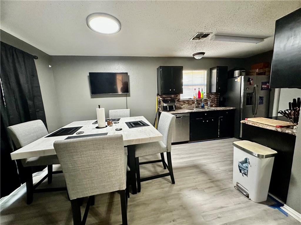 2154 Meadow Dr Property Photo 2