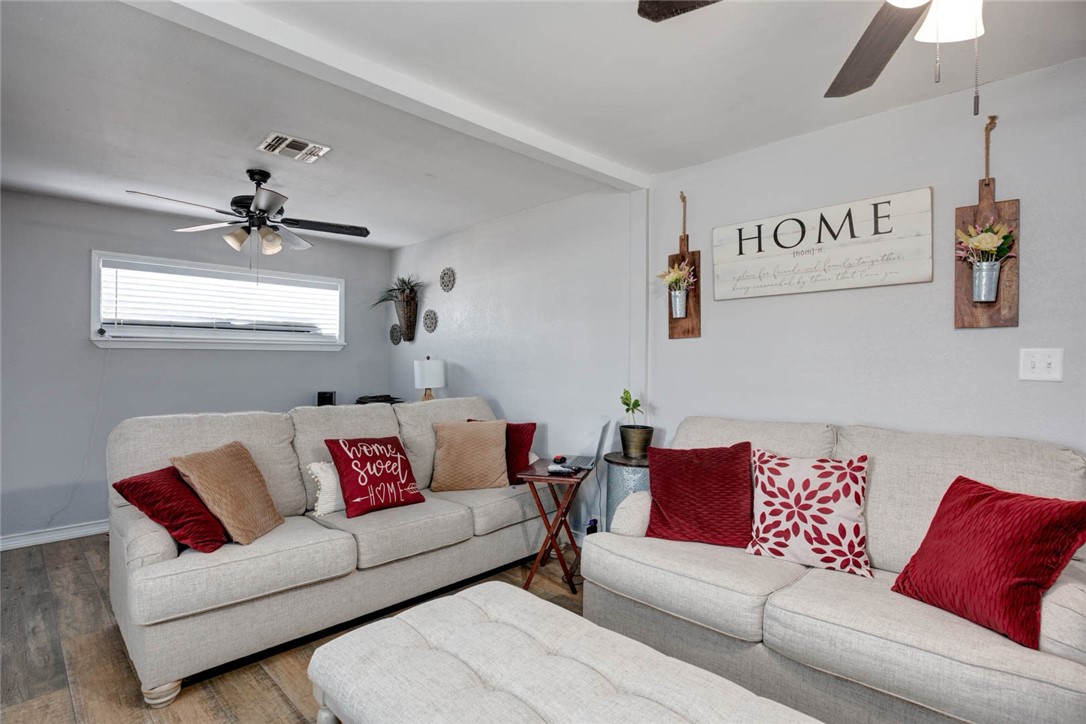 3906 Barnes St Property Photo 2